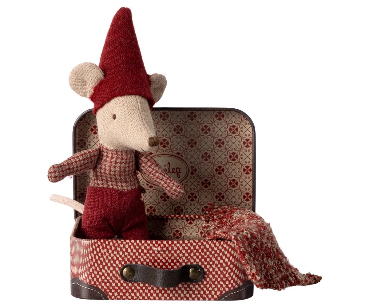 Christmas Mouse in Suitcase