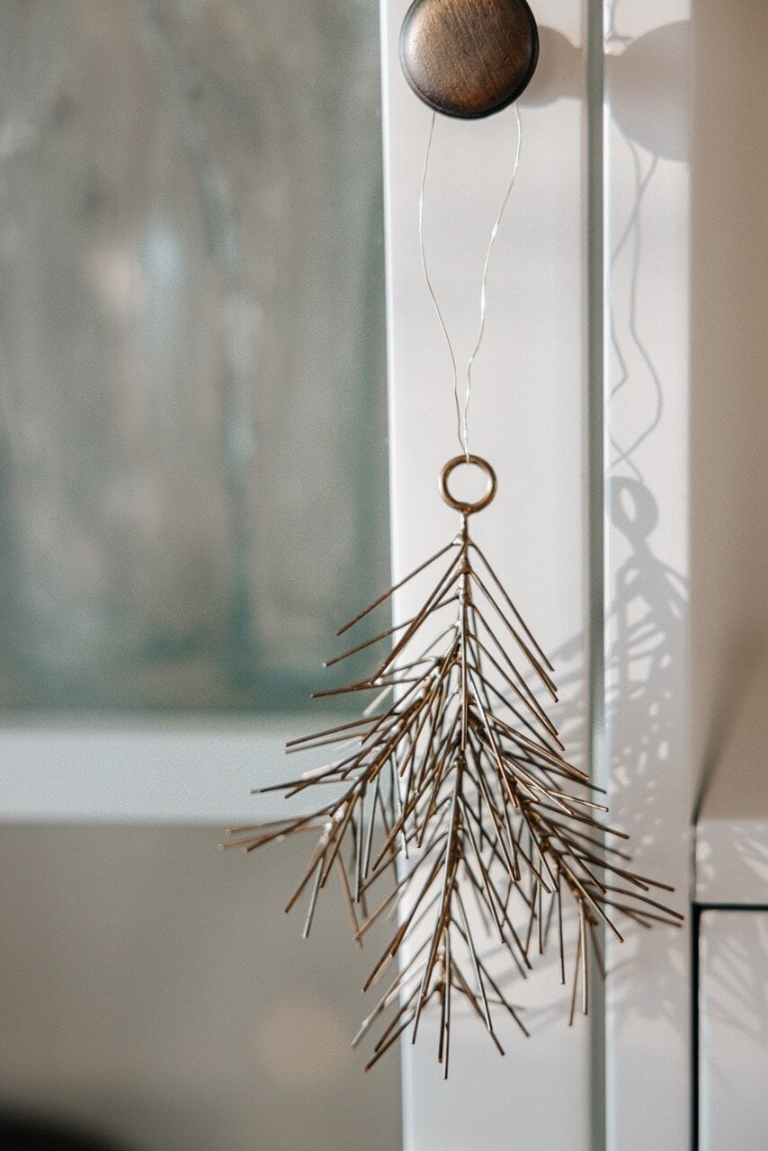 Hanging Ornament Spruce Brass