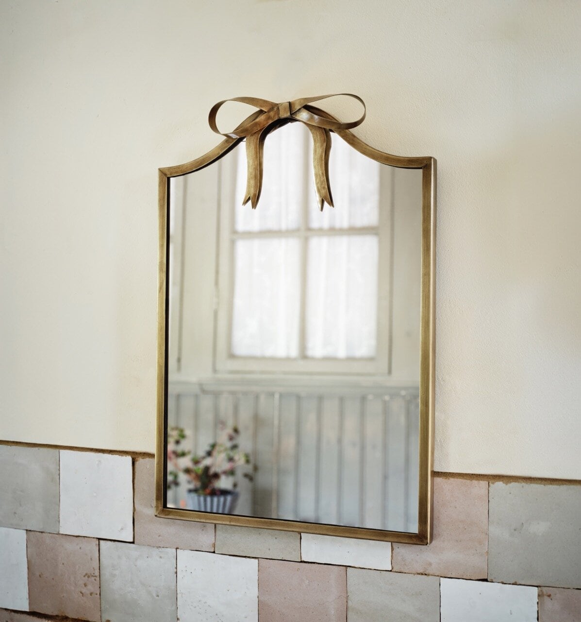 Mirror Bow Antique Brass