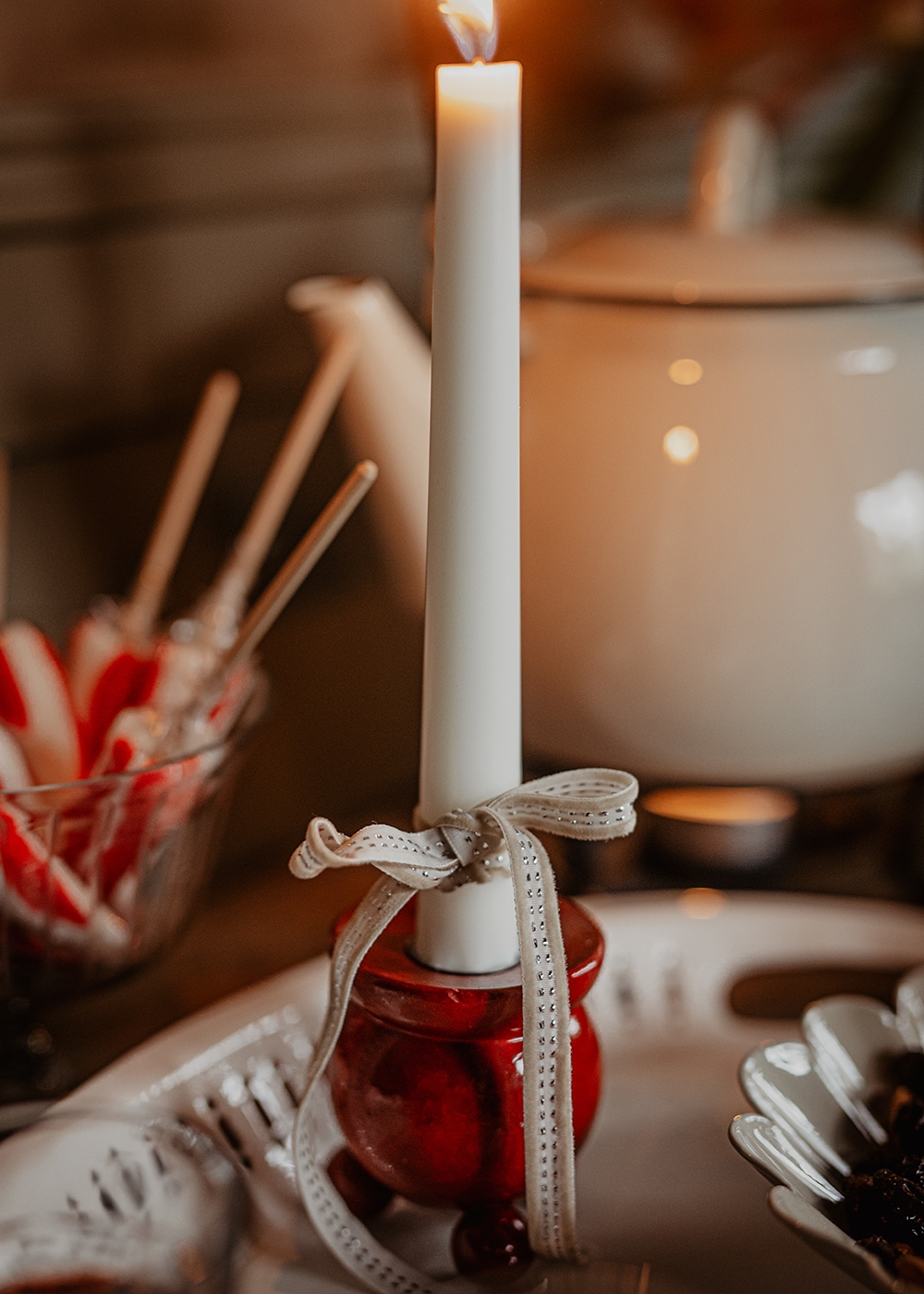 Round Candle Holder for Antique Candle Red