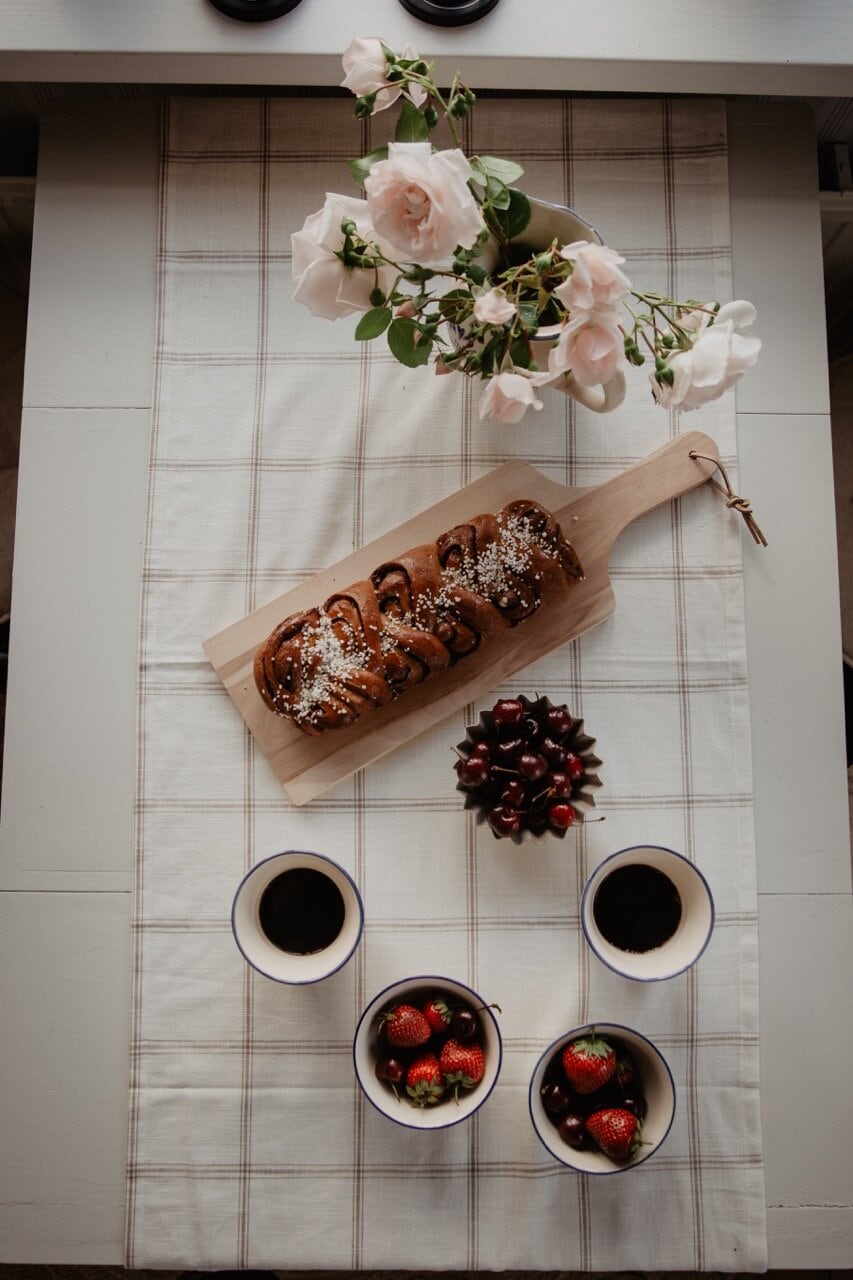 Cutting Board w. Leather Strap Large