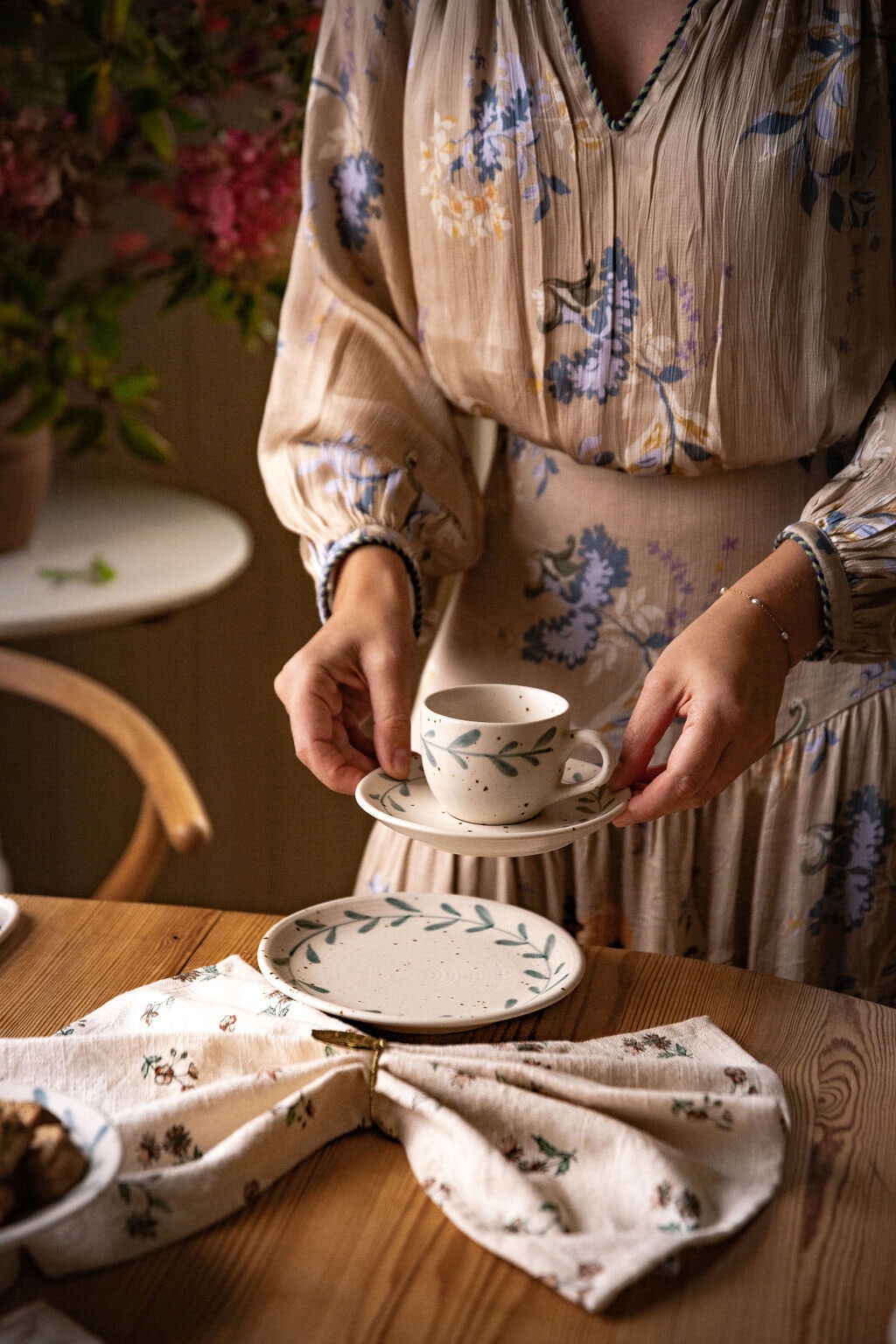 Cup w. Saucer Viola Leaf